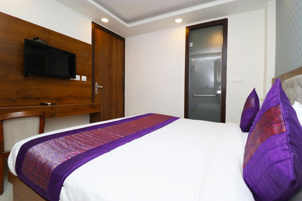 Hotel Belwood Suites - Near New Delhi Airport Extérieur photo