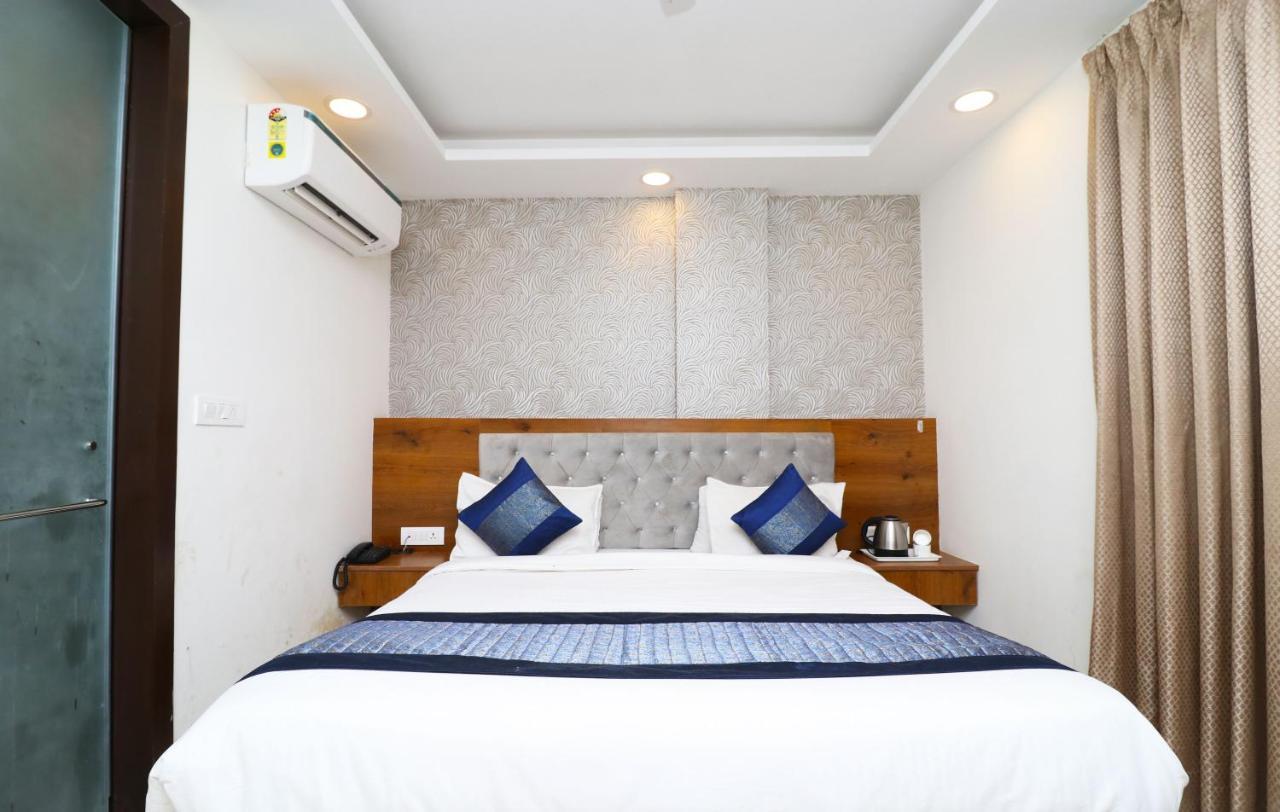 Hotel Belwood Suites - Near New Delhi Airport Extérieur photo