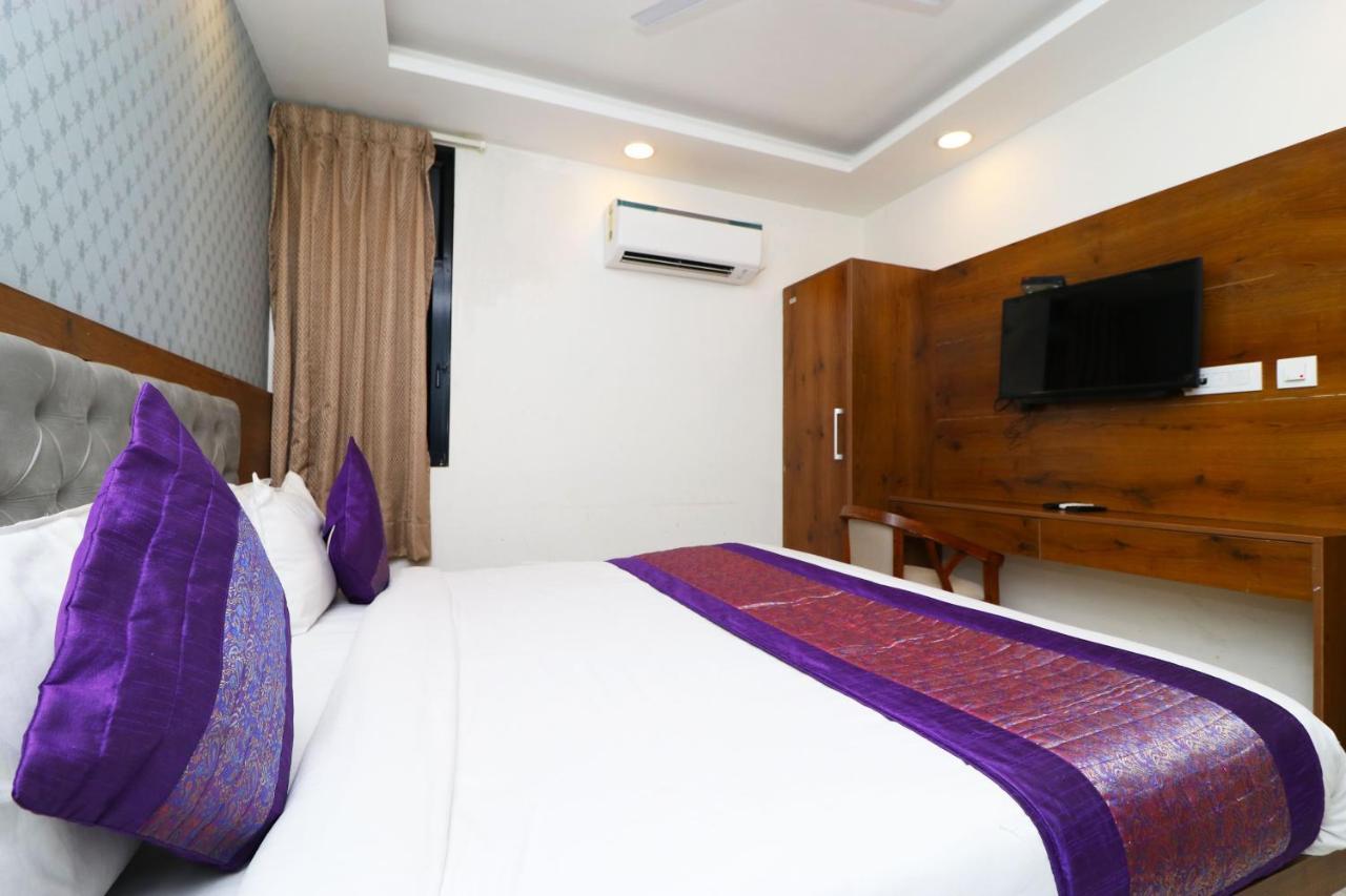 Hotel Belwood Suites - Near New Delhi Airport Extérieur photo
