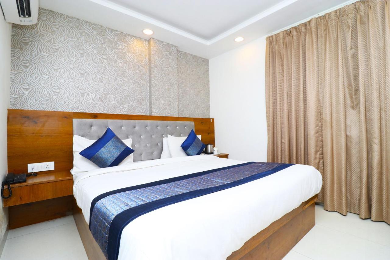 Hotel Belwood Suites - Near New Delhi Airport Extérieur photo