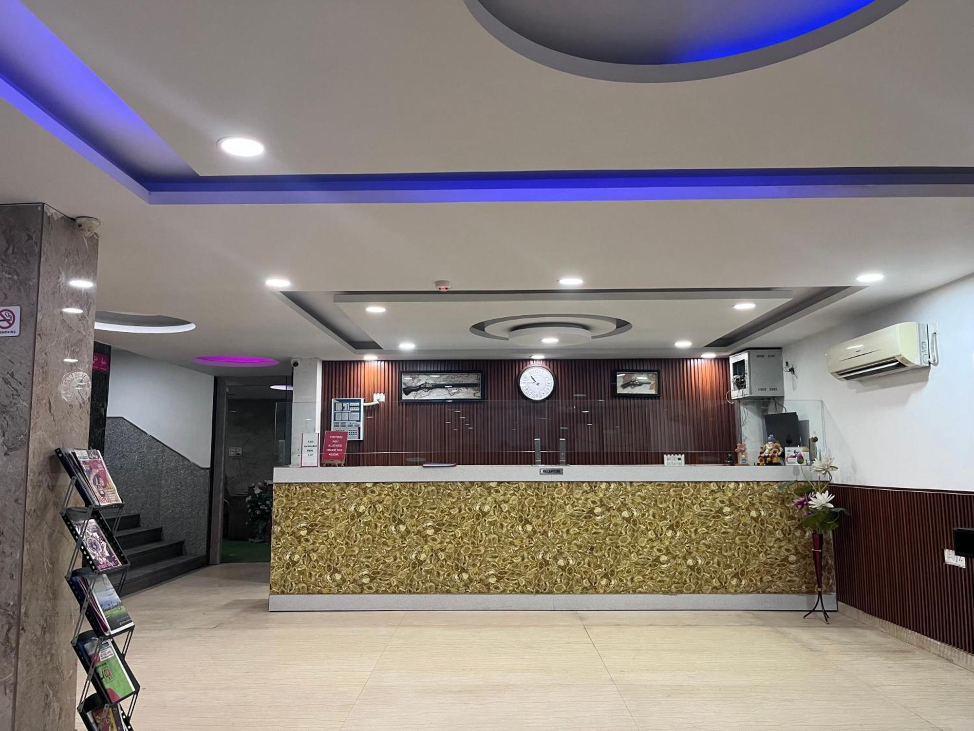 Hotel Belwood Suites - Near New Delhi Airport Extérieur photo